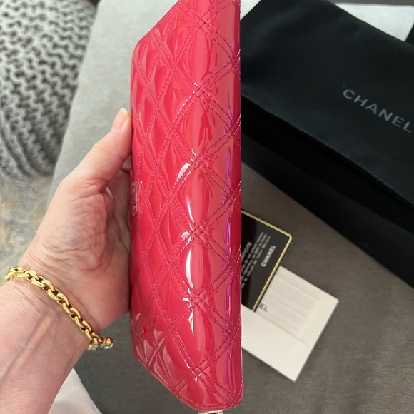 Chanel gusset zip wallet - Picture 4 of 13